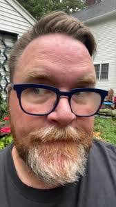 Robin Coats's Instagram, Twitter & Facebook