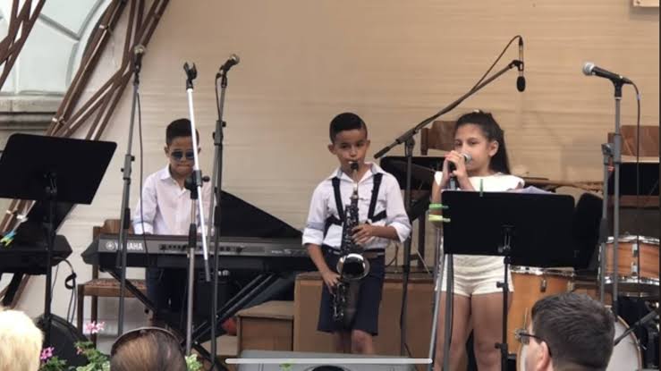The Adorable Alex Maxim Twins and Singer Natalie Absolutely SLAY This  Rendition of a George Michael Classic - The Music Man