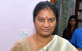 Sasikala pushpa mp \u0026 husband tortured us to massage : Expelled Aiadmk Rajya Sabha Mp Sasikala Pushpa Releases A Video Embarrasses Party India News