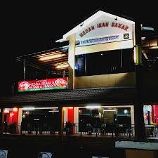 Mula beroperasi pada penghujung tahun 2010 dan mempunyai 4 unit gerai serta sebuah restoran terapung yang serba indah dan moden dan juga lengkap dengan pelbagai kemudahan untuk kegunaan pengunjung. Medan Ikan Bakar Mppd Port Dickson Restaurant Reviews Phone Number Photos Tripadvisor