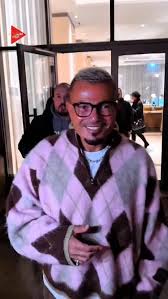 Image result for tbn:ThJbLJ9iWaHS_M::www.amrdiab.net/wallpapers/AmrDiab_Net_Kammel%2520(6).jpg