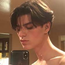 Pin By Staniley On Boys Long Hair Styles Men Middle Part Hairstyles Middle Part Hairstyles Men