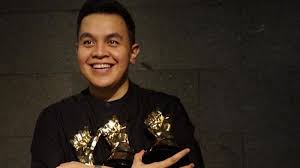 Apa lagi yang engkau tangisi. Chord Kunci Gitar Dan Lirik Lagu Pamit Tulus Kau Menunggu Datangnya Malam Tribun Solo