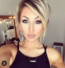 Dabei konnen kurze haare im jeden alter toll aussehen. Die Schonsten Kurzhaar Frisuren 2021