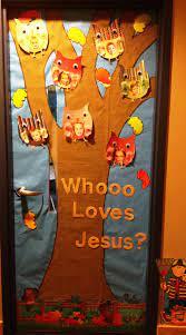 Whether you're using a theme or decorating with student names in calligraphy, there are so many ways to make it personal. Christmas Themed Classroom Door Decorations Novocom Top
