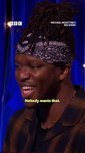 There's always time for a red 🍷@noholdenback @chattyman #AmandaAndAla...