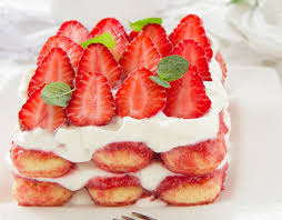 Tiramisu Leger Aux Fraises Ww Plat Et Recette En 2020 Tiramisu Leger Recette Tiramisu Fraise Tiramisu Recette