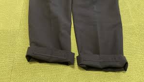 ズボンのかかとに付いている布の正体。靴擦れ(くつずれ)とは？ - マミィブログ