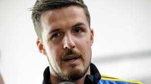 Tidigare landslagsbacken tar tobbjobb i bundesliga