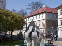 Teplice je okresní město, proto naleznete několik různých poštovních směrovacích čísel a pošt podle toho, o jakou lokalitu v teplicích se jedná. 10 Best Teplice Hotels Czech Republic From 30