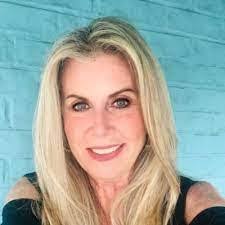 Annette Hoeft's Instagram, Twitter & Facebook