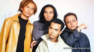 Mengintai dari tirai kamarartis : Lirik Lagu Mengintai Dari Tirai Kamar Exist Mabes Lirik