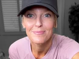 Julie Clouse's Instagram, Twitter & Facebook