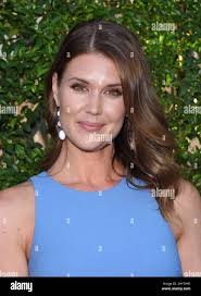 Sarah lancaster hi-res stock photography and images