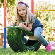 Wippe Aus Alten Reifen Bauen Alte Reifen Autoreifen Garten Kinder Spielplatz Garten
