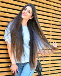 злых людей нет на свете есть только люди несчастливые 101 Likes 2 Comments Melaniya Melaniyasarkisyan On Instagram Zlyh Lyudej Net Na Svete Est Tolko Lyudi Long Hair Styles Super Long Hair Cool Hairstyles