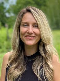 Cara Chandler's Instagram, Twitter & Facebook