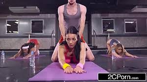 Je suis passionnée de mode et très attentive aux. Petites Parisiennes French Brunette Yoga Porn Sex Xxx Videos At Ixxx Gg