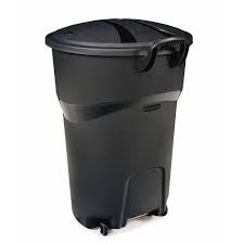(you can learn more about our rating system and how we pick each item here.). Rubbermaid 121l 32 Gal Wheeled Trash Can The Home Depot Canada
