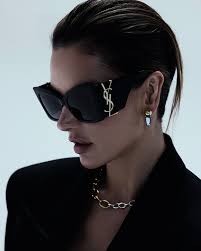 Instead of throwing herself into misery, @lanaparrilla decided to emerge as  a queen. On her new path, she has taken a break to get to know herself and  focus