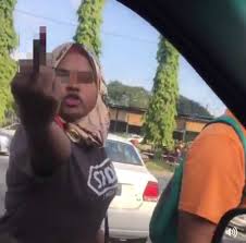 See more of iklan kereta malaysia on facebook. Lucu Happy Polla Tak Suka Disamakan Dengan Akak Yang Mengamuk Di Bazar Kongsi Tular Semasa Forum Cari Infonet