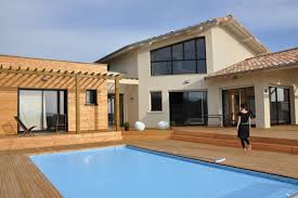 Les bois du midi assurent les projets bois de charpente, bardage, terrasses, parquets. Maison Bois Bbc Maison Ossature Bois Basse Consommation Bbc