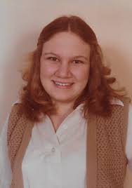 Does anyone remember Leigh Anne Childress? I believe she was class of 77 or  78. She played in the HHS band. Had a sister named Bobbie..