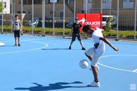 Krajicek Playground het blauwe veldje' door en voor de buurt