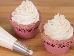 So, pada sesiapa yang nak cuba buat kek coklat mudah dan simple hanya menggunakan 2 bahan boleh la cuba resepi ni. 3 Cara Buat Buttercream Yang Mudah Sedap Korang Boleh Cuba Ni