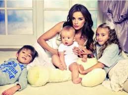 Oliwia bieniuk w dzień dobry tvn pojawiła się w towarzystwie ojca oraz braci. Oliwia Bieniuk Photos Oliwia Bieniuk Picture Gallery Famousfix