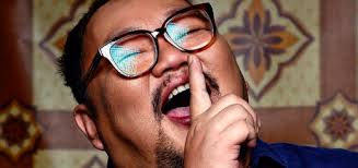 Tak ketinggalan jugak pengarah terkenal tanah air, michael ang yang ada berjumpa dengan alif di sebuah kafe pada 11 november lalu. Michael Ang Akui Sudah Peluk Islam Sejak Setahun Lalu Sensasi Selebriti