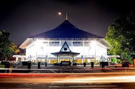 Ketika malam, udara di puncak bogor sangat terasa dinginya. Pin Di Beautiful Places