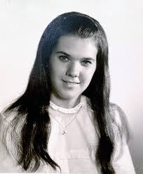 Annette Wood's Instagram, Twitter & Facebook