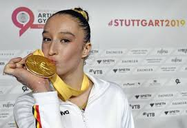 Vandaag 12 oktober, exact een jaar geleden bewees nina derwael dat ze nog steeds de beste gymnast ter wereld is aan de damesbrug. Wat Levert Gouden Medaille Nina Derwael Financieel Op De Standaard Mobile