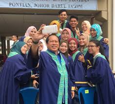 Adakah saya perlu memohon untuk masuk ke tingkatan enam bawah selepas keputusan spm diumumkan? Ahmad B Maslan Sur Twitter Graduasi Kolej Tktn 6 Pontian Tahniah Kpd Yg Berjaya Tamat Dgn Cemerlang Akan Memasuki Pengajian Tinggi Lepas Ini Anak Pontian Boleh Https T Co Ldxnucbvlz
