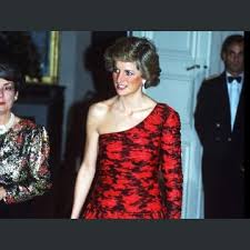 Diana de gales estará siempre presente en los corazones de todos los que aman el estilo y el saber estar pero estos días quizás de manera. Lady Diana La Sorprendente Confesion Del Principe Carlos Antes De Casarse Show News
