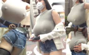 偽物おっぱいかと思ったらガチもんだった…( ﾟДﾟ)ノーブラで汗だくになりながら柔乳Kカップ超爆乳をぶるんぶるん揺らしまくる例の