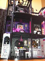 Welcome to the official #monsterhigh twitter! Barbie Dream House Make Over For Monster High Barbie Doll House Monster High Dollhouse Monster High Room