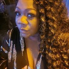 Laura Munn's Instagram, Twitter & Facebook