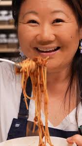 🐶🍝 My bolognese and Dozer's food-catching-chest-fur. Recipe in comments  below 👇