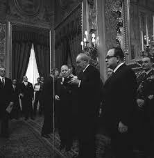 Franco restivo was son of empedocle restivo, a jurist and national deputy. Franco Restivo Ministro Dell Interno Con Una Rappresentanza Del Corpo Nazionale Dei Vigili Del Fuoco Per Il Conferimento Della Medaglia D Oro Al Valor Civile Allo Stendardo Del Corpo Foto Dei Presidenti Della