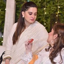 Great everyday styles include braids, low rolled buns, half buns, and loose locks. Aiman Khan At A Iftar Party Showbiz Pakistan Facebook