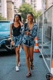 Haute Couture Fall Winter 2018 19 Street Style Adesuwa Aighewi And Friend Style Du Monde Street Style Street Fashion Photos Adesuwa Aighewi Street Fashion Photos Street Style Fashion
