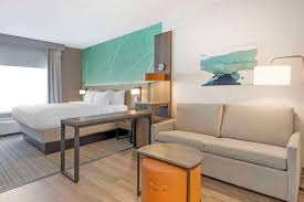 Hotels near Fort Wayne Airport: FWA Airport Hotels with Free Airport  Shuttle