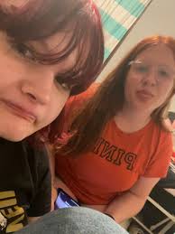 ella! >_< (@r0tt3n3lla)