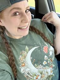 Crushed glass pumpkin kit is here! ❤️ 12 colors to choose from. Comment >  pumpkin for details. 🎃