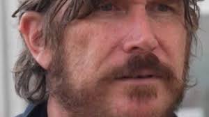 Cyffro' artistiaid ynghylch sîn celf weledol y gogledd