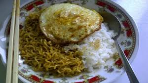 Jika kamu makan mie instan, maka kamu tak akan merasakan kenyang yang cukup lama. Berbahaya Jika Makan Mie Dicampur Nasi Dapat Menimbulkan Berbagai Penyakit Ini Penjelasannya Sriwijaya Post
