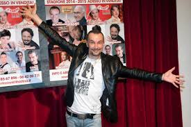 ➡️ tour date on brachetti.com bit.ly/brachetti. Il Trasformista Arturo Brachetti A 105 Mi Casa Foto 1 Di 13 Radio 105