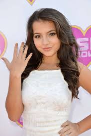 Resultado de imagem para isabela moner